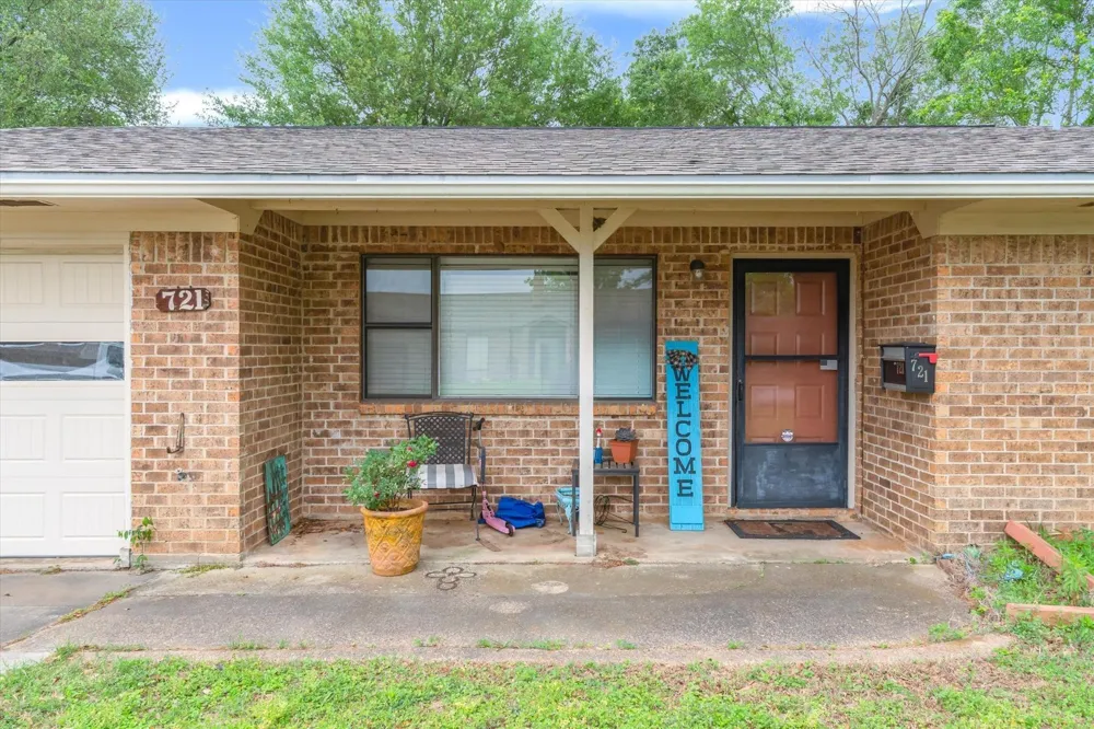 721 Water Crest Circle Canton, TX 75103