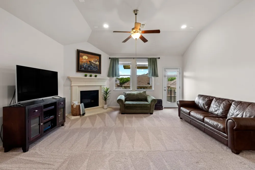 2204 Granite Hill Drive Leander, TX 78641