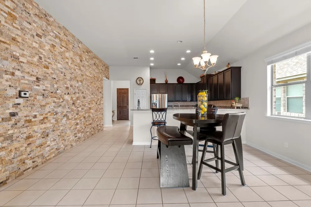 2204 Granite Hill Drive Leander, TX 78641