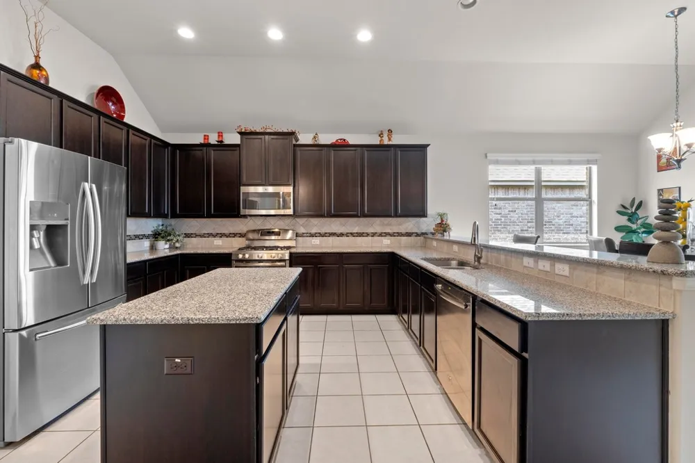 2204 Granite Hill Drive Leander, TX 78641