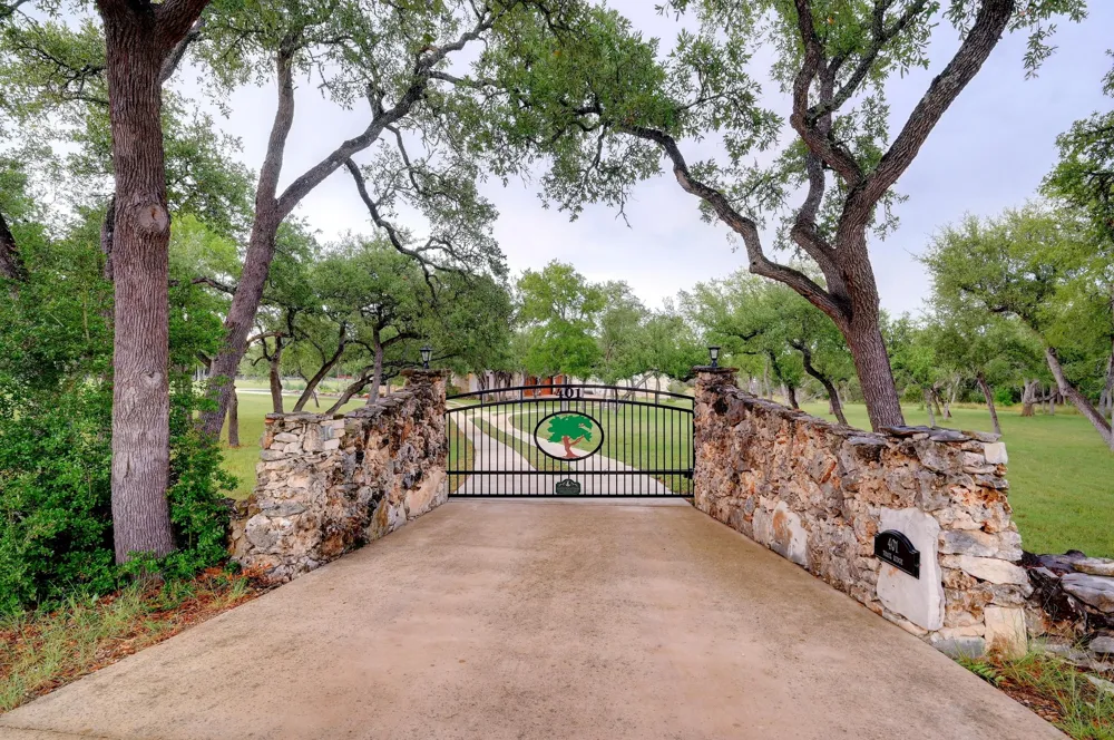 401 TRAIL RIDGE ROAD Wimberley, TX 78676