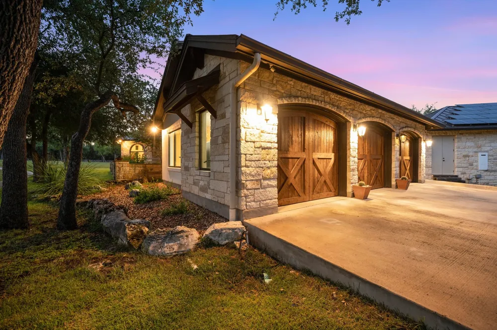 401 TRAIL RIDGE ROAD Wimberley, TX 78676