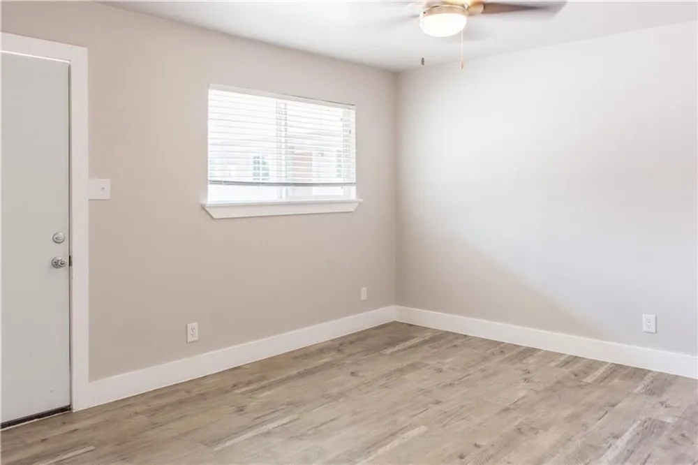 1302 E 52nd Street #101 Austin, TX 78723