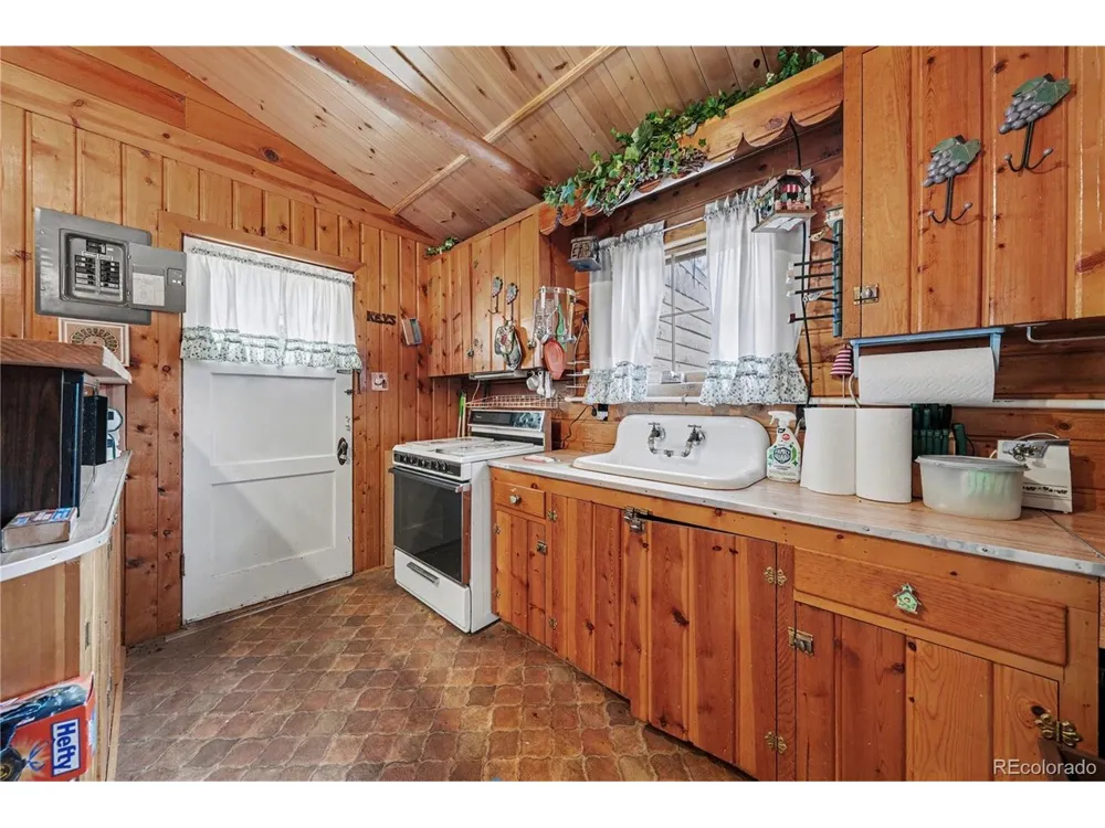 86 Blue Jay Lane Red Feather Lakes, CO 80545