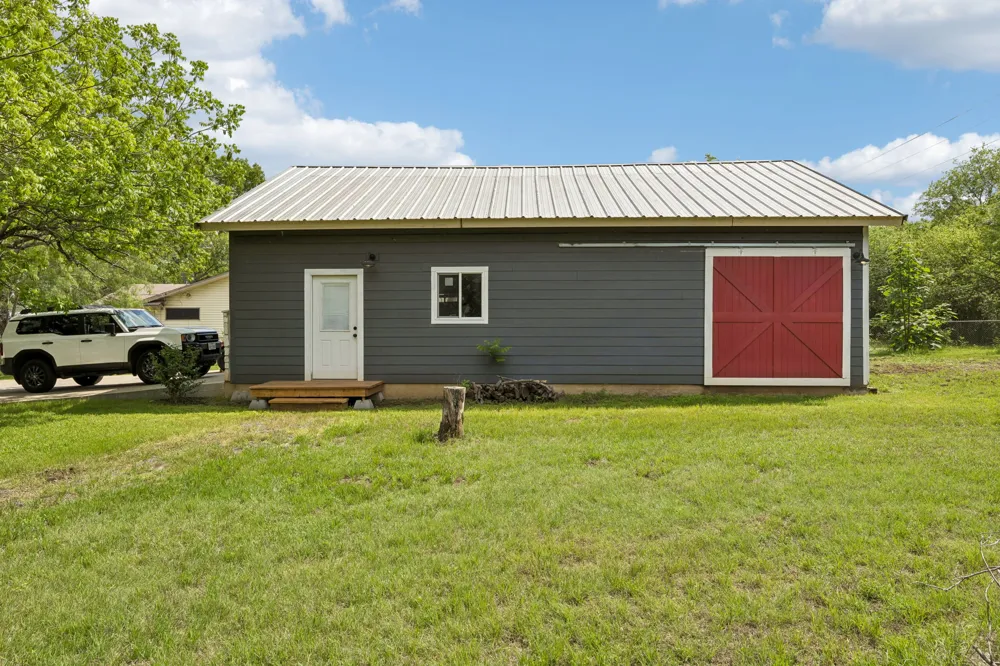 12747 Burson Drive Manchaca, TX 78652