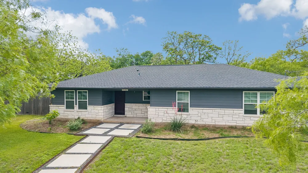 12747 Burson Drive Manchaca, TX 78652