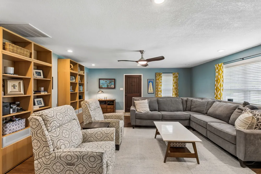 12747 Burson Drive Manchaca, TX 78652