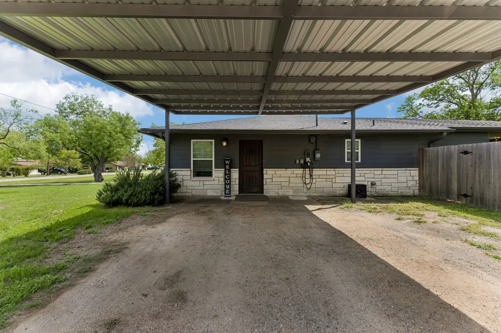 12747 Burson Drive Manchaca, TX 78652