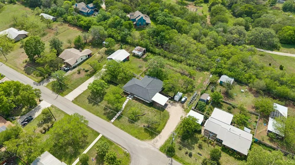 12747 Burson Drive Manchaca, TX 78652