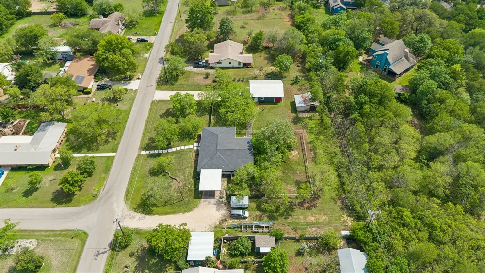 12747 Burson Drive Manchaca, TX 78652