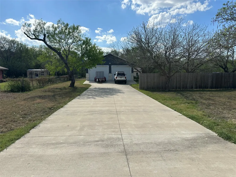 12747 Burson Drive Manchaca, TX 78652