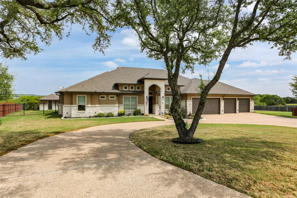 4013 Turning Leaf Drive Nolanville, TX 76559