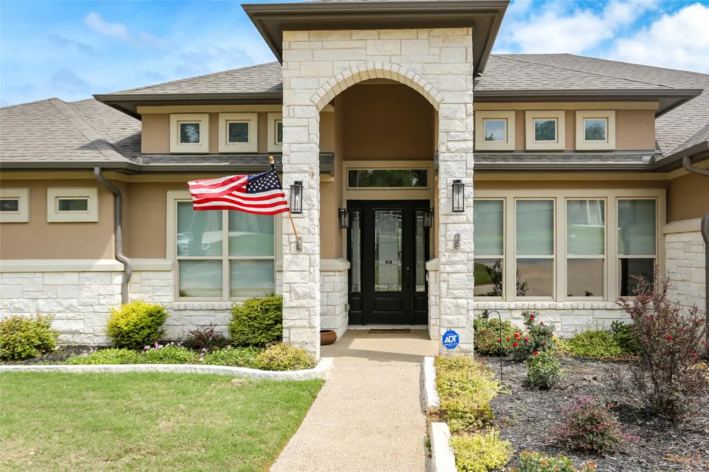 4013 Turning Leaf Drive Nolanville, TX 76559