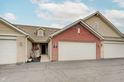 9733 Windy Lane #103