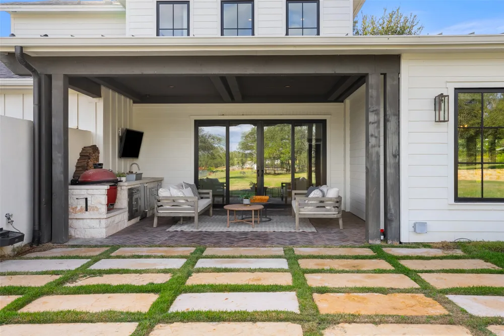 16908 Whispering Breeze Austin, TX 78738