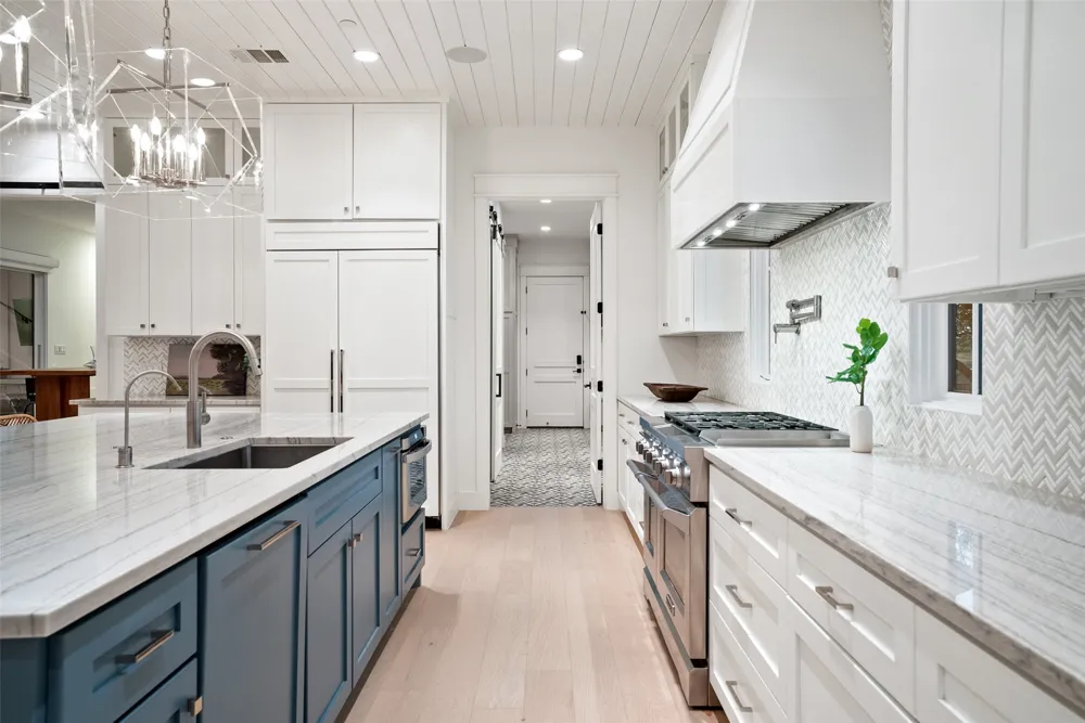 16908 Whispering Breeze Austin, TX 78738