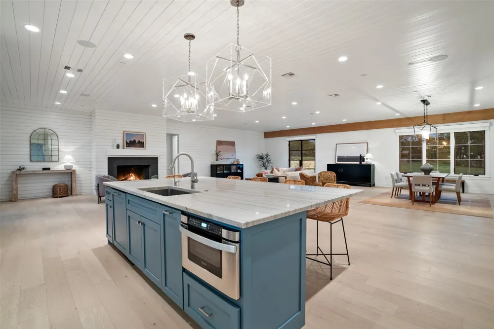 16908 Whispering Breeze Austin, TX 78738