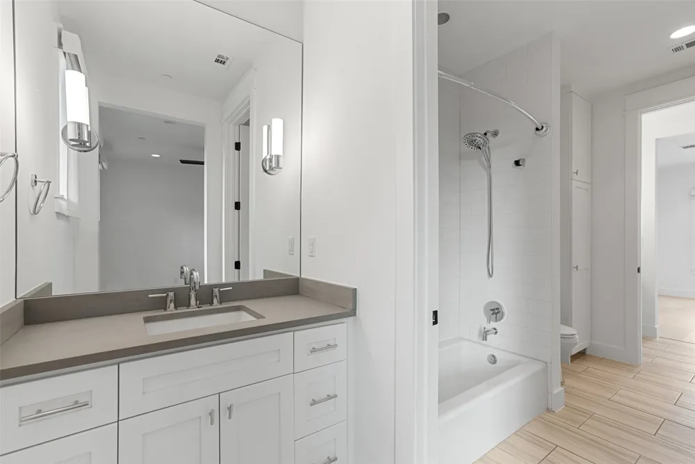 16908 Whispering Breeze Austin, TX 78738