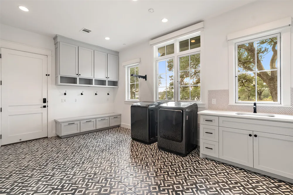 16908 Whispering Breeze Austin, TX 78738