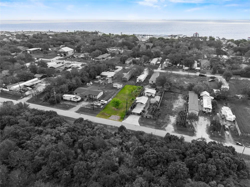 309 5th Street San Leon, TX 77539