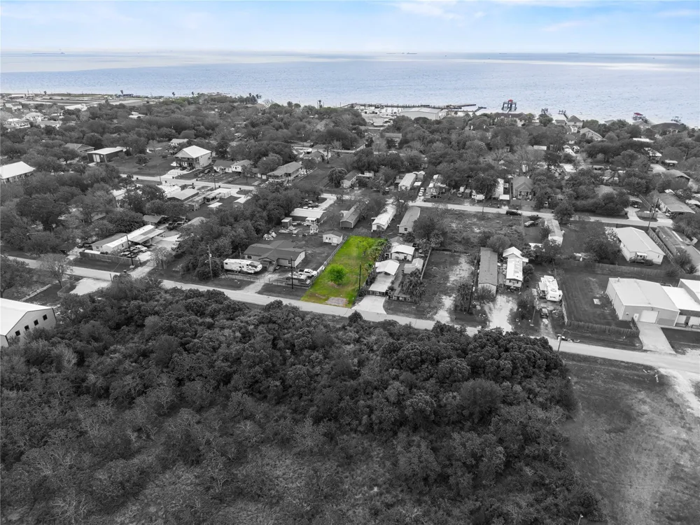 309 5th Street San Leon, TX 77539
