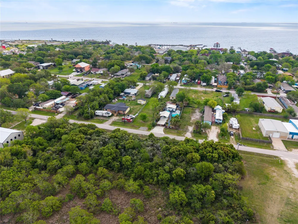 309 5th Street San Leon, TX 77539