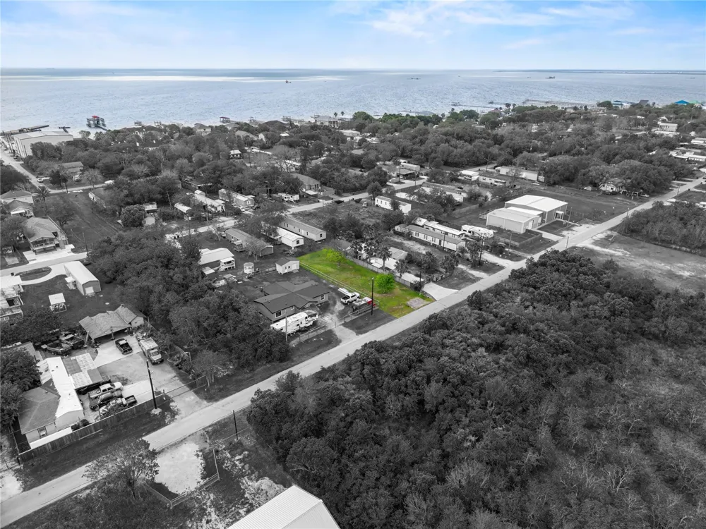 309 5th Street San Leon, TX 77539