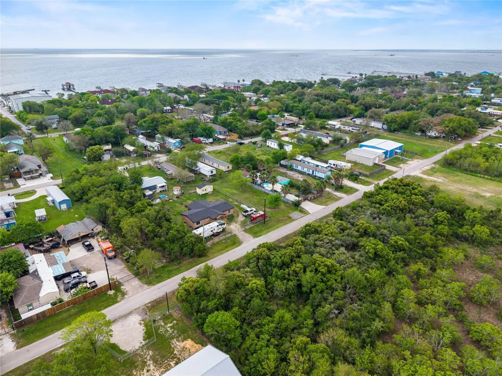 309 5th Street San Leon, TX 77539