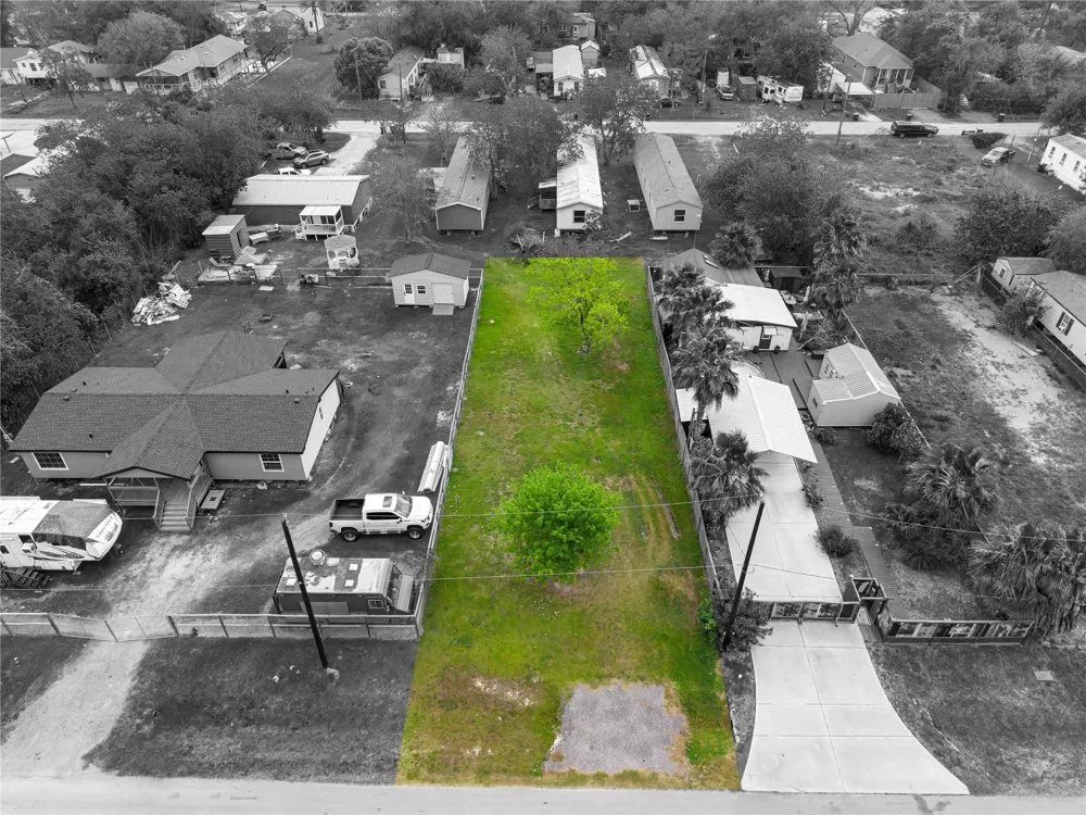 309 5th Street San Leon, TX 77539