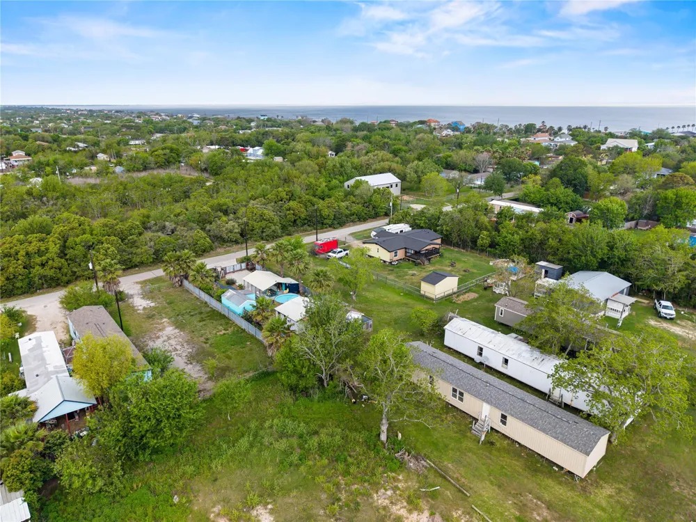 309 5th Street San Leon, TX 77539