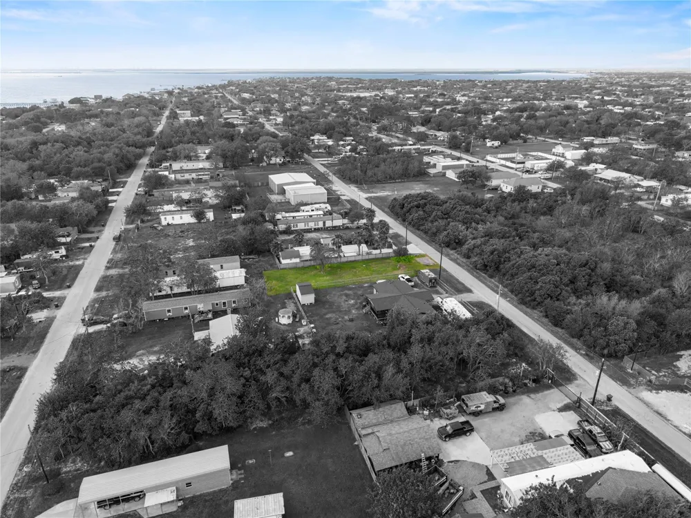 309 5th Street San Leon, TX 77539