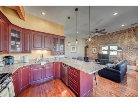139 W 1st Street #E