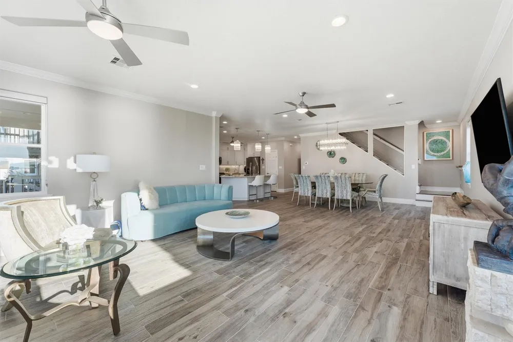 438 Amanda Circle Tiki Island, TX 77554