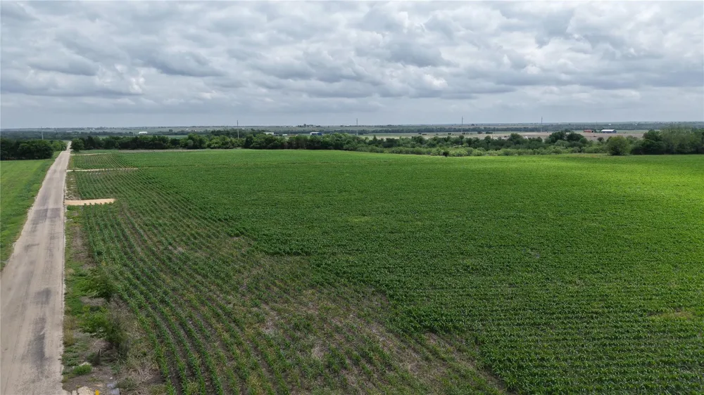 53 County Road 453 Taylor, TX 76574
