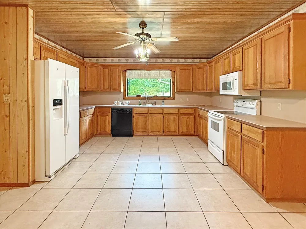 1517 County Road 4250 Woodville, TX 75979