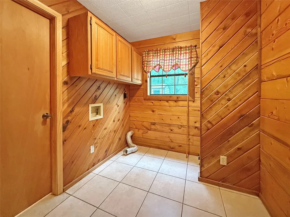 1517 County Road 4250 Woodville, TX 75979
