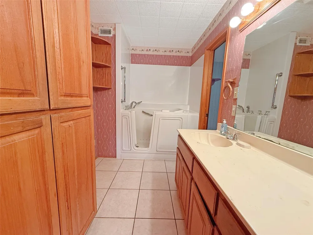 1517 County Road 4250 Woodville, TX 75979