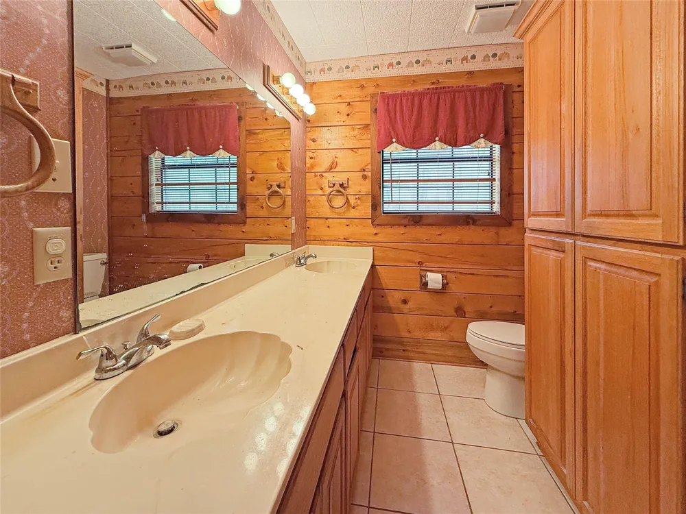 1517 County Road 4250 Woodville, TX 75979