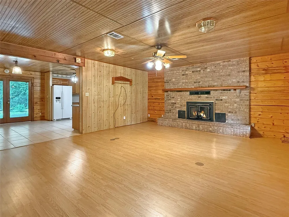 1517 County Road 4250 Woodville, TX 75979
