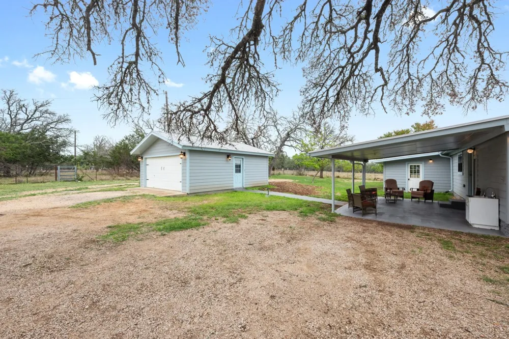 1169 W US Highway 290 Johnson City, TX 78636