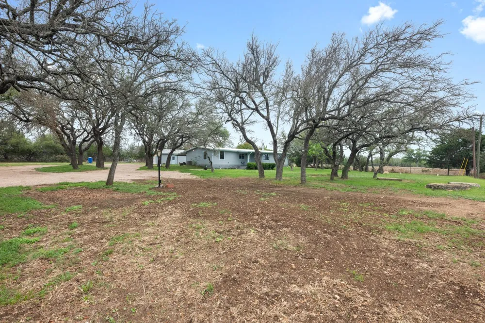 1169 W US Highway 290 Johnson City, TX 78636
