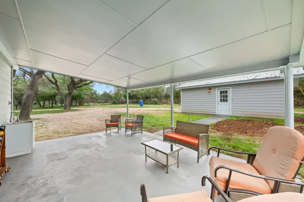 1169 W US Highway 290 Johnson City, TX 78636