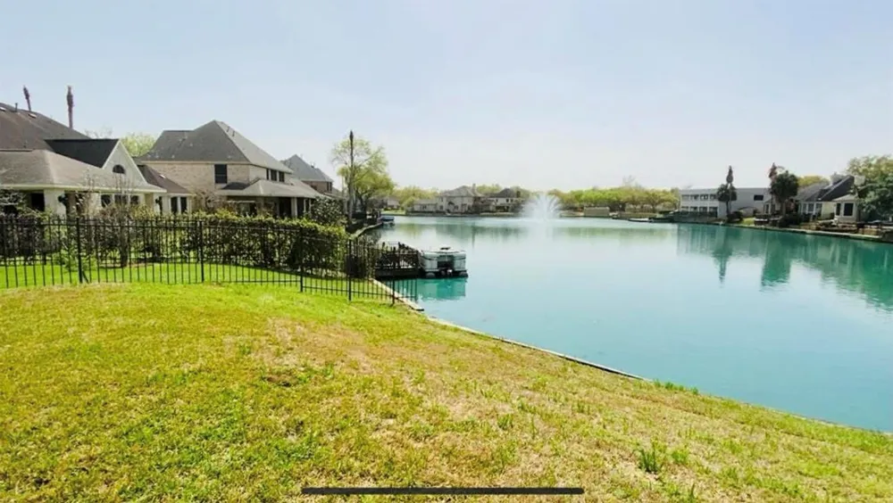 2823 Plantation Lakes Drive Missouri City, TX 77459
