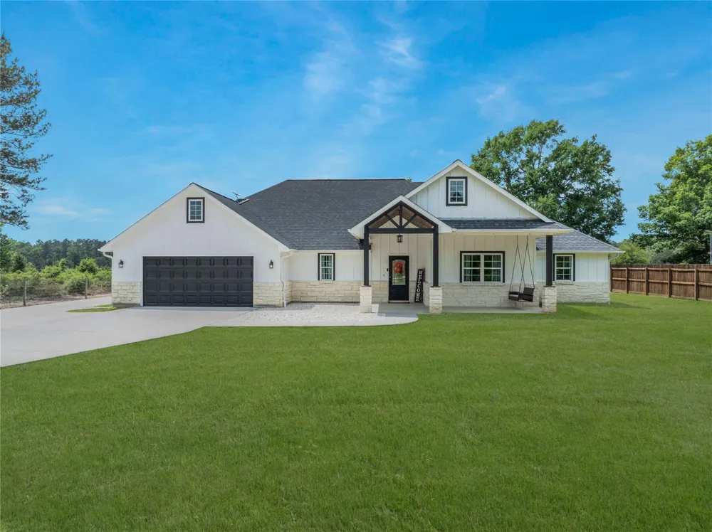 2063 White Buck Court Cleveland, TX 77328