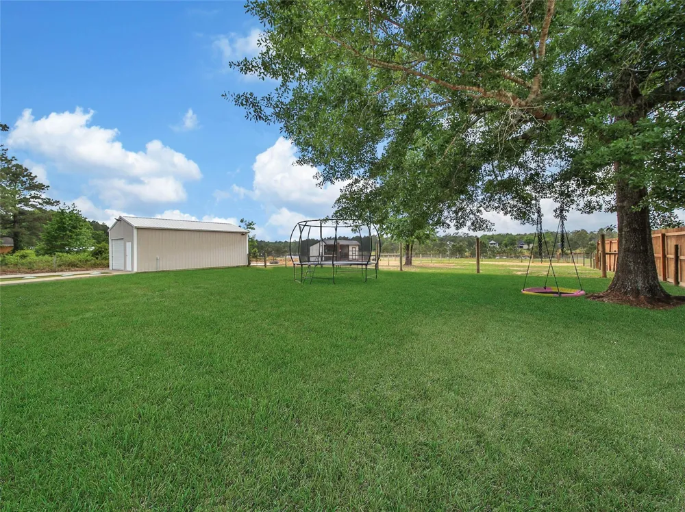 2063 White Buck Court Cleveland, TX 77328
