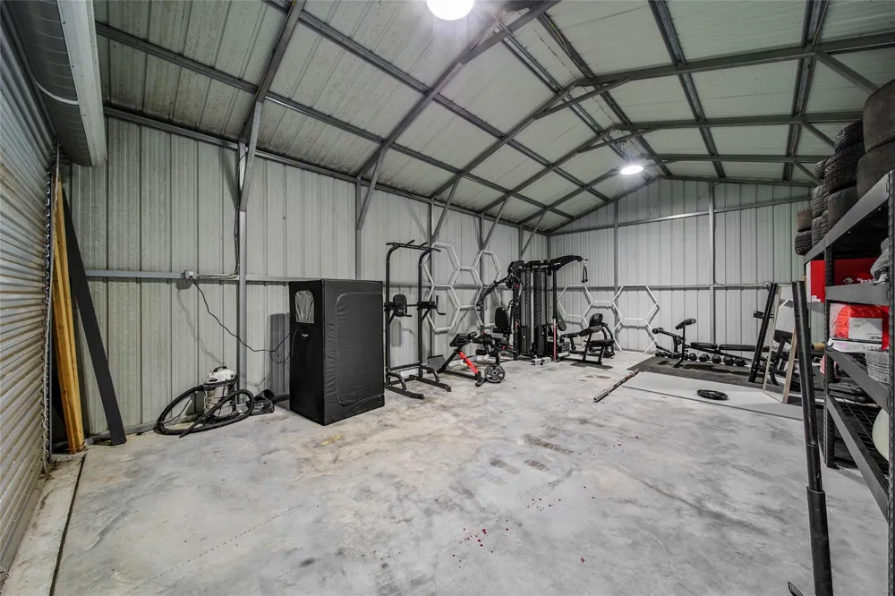 2063 White Buck Court Cleveland, TX 77328