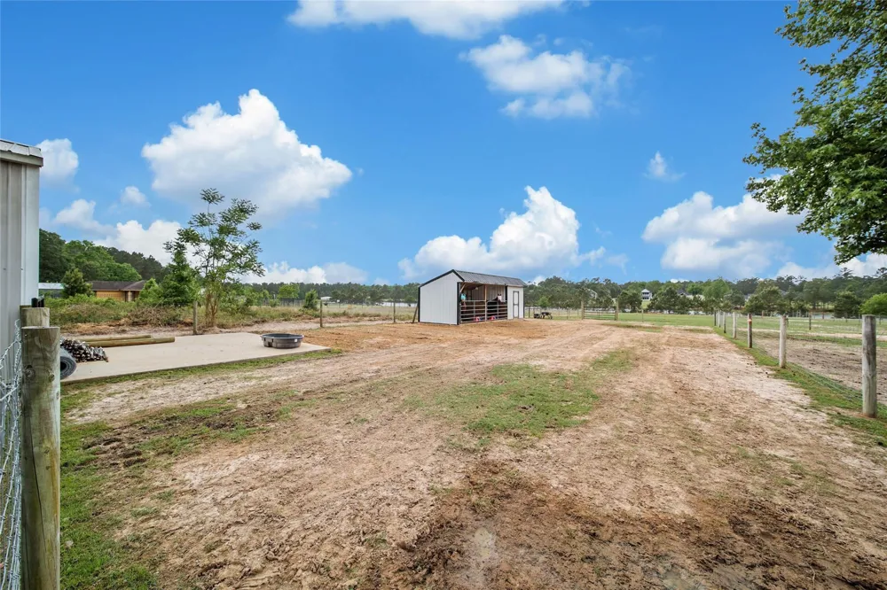 2063 White Buck Court Cleveland, TX 77328
