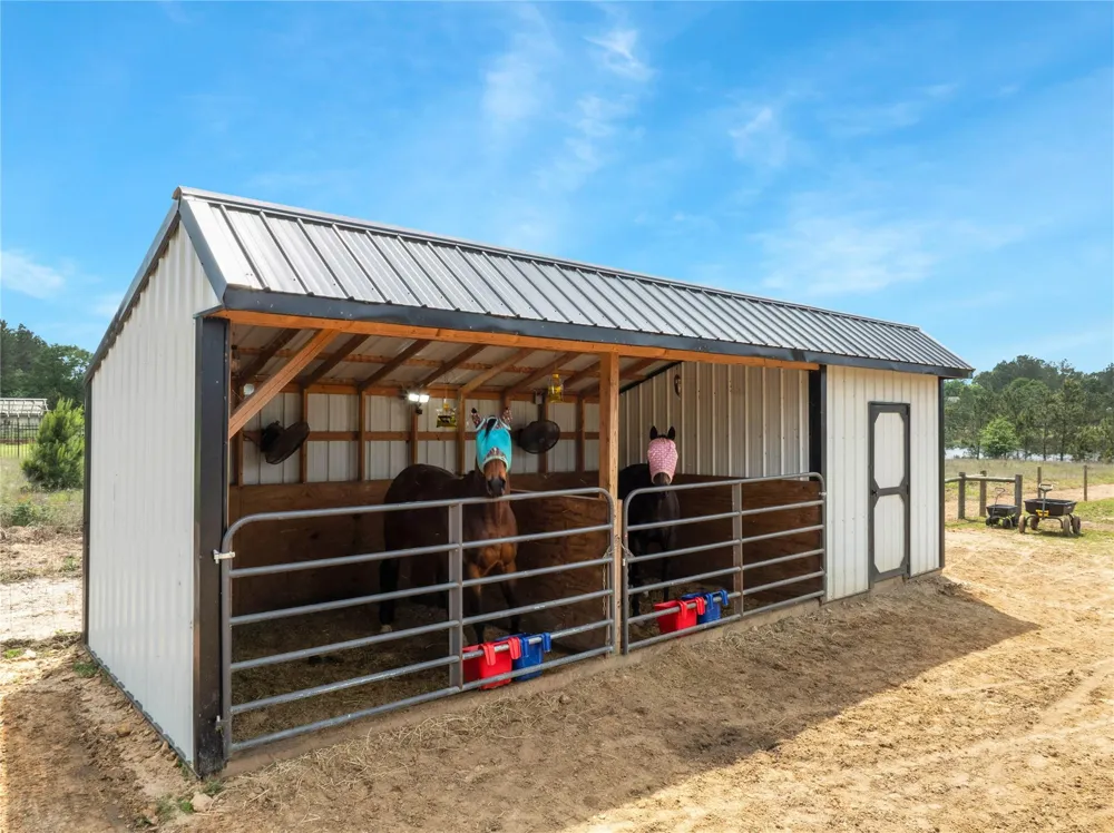 2063 White Buck Court Cleveland, TX 77328