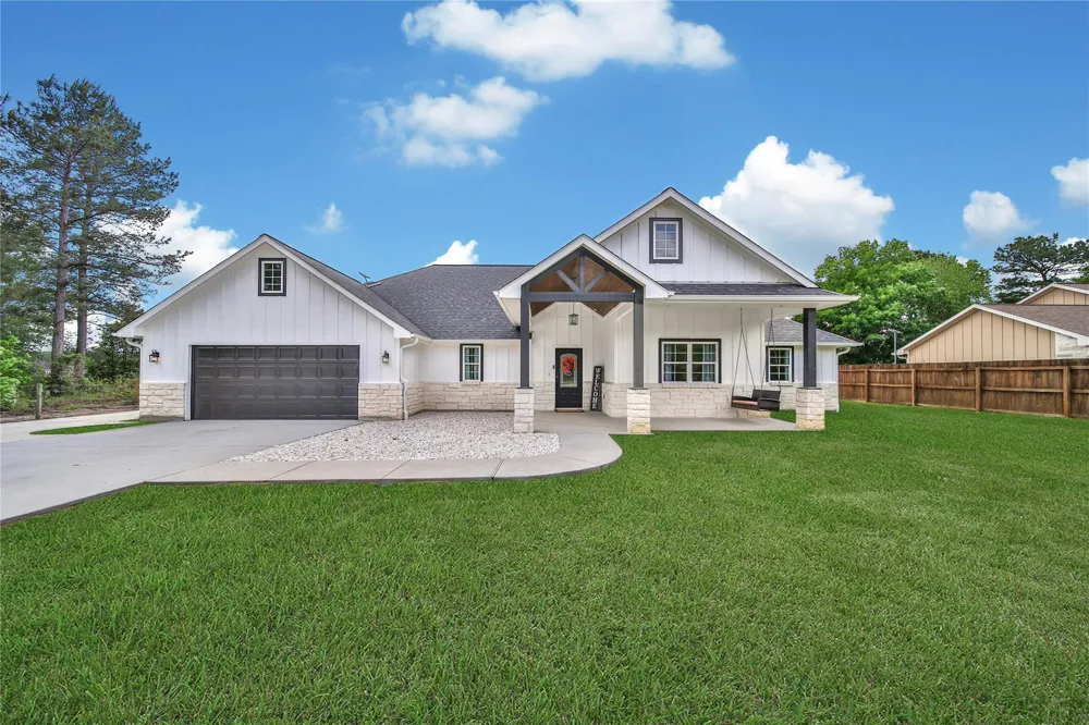 2063 White Buck Court Cleveland, TX 77328