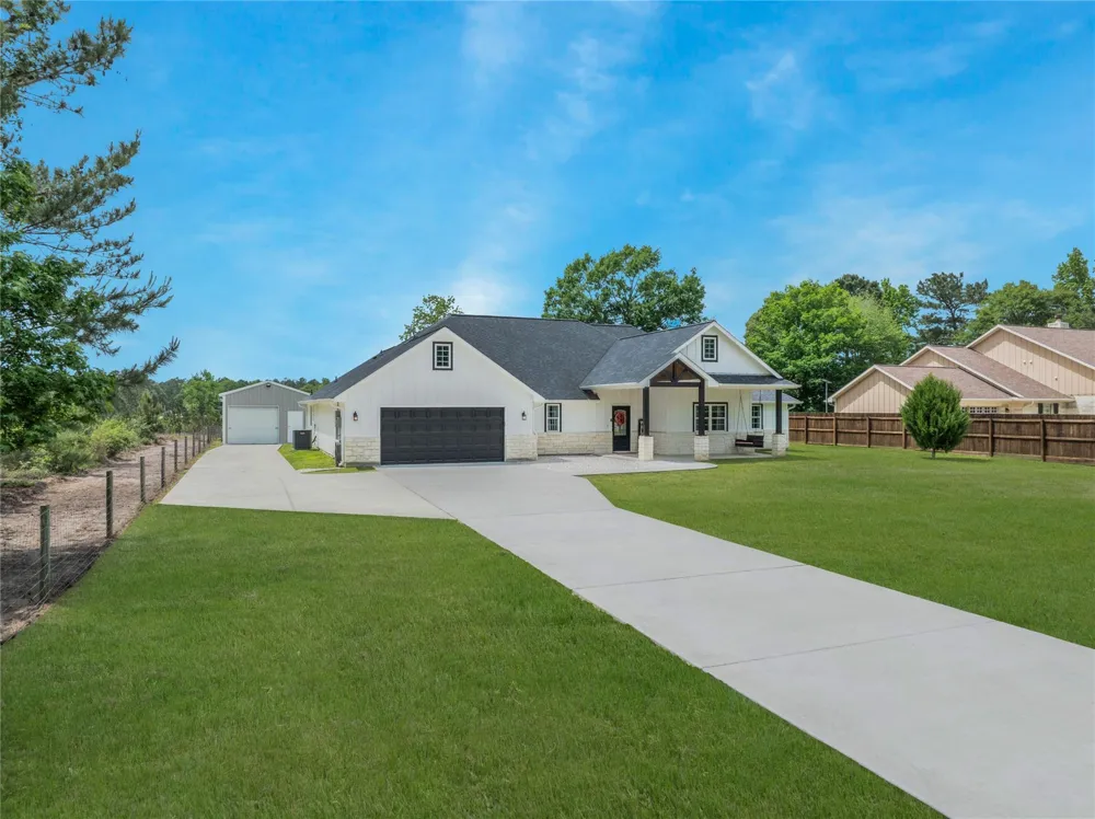 2063 White Buck Court Cleveland, TX 77328
